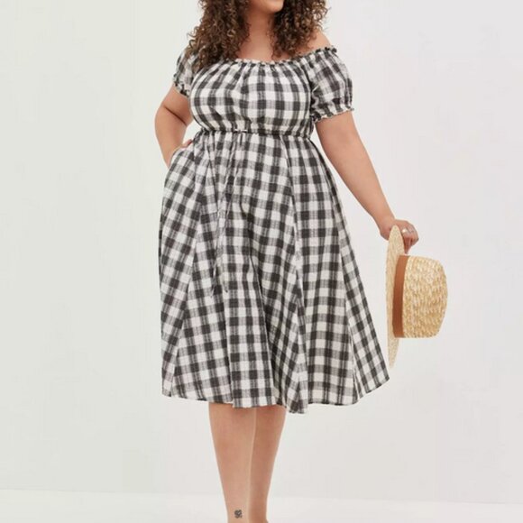Torrid Off-Shoulder Peasant Midi Dress Seersucker Gingham Grey & White Size 1X - Picture 1 of 7